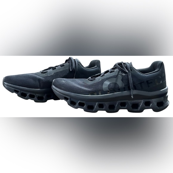 ON CLOUDMONSTER w/CloudTec Men’s Athletic Shoe In All Black Sz 10.5 ✨NIB✨ - Picture 4 of 14